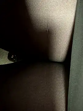 Snapshot of HiddenHoneyLDN chatting on January 9, 2026, 11:24 am HiddenHoneyLDN online show from January 9, 2026, 11:24 am