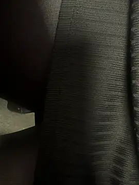 Snapshot of HiddenHoneyLDN chatting on February 11, 2026, 2:33 pm HiddenHoneyLDN online show from February 11, 2026, 2:33 pm