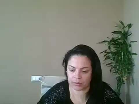 ITALIANASISIXX online show from March 19, 2025, 6:35 am