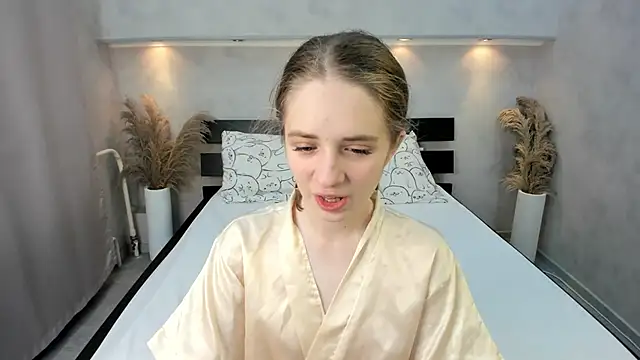 Camilla Kelly online show from October 22, 2025, 1:17 am