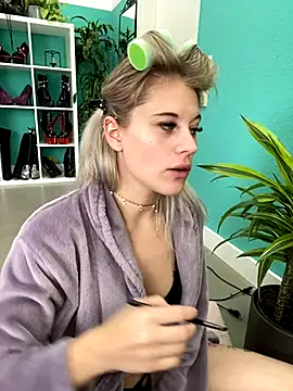 Snapshot of TheRealJessyLey chatting on October 3, 2025, 9:17 am TheRealJessyLey online show from October 3, 2025, 9:17 am