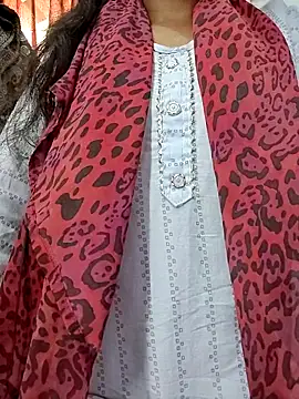 Snapshot of Ruhi_07 chatting on September 22, 2025, 4:03 am Ruhi 07 online show from September 22, 2025, 4:03 am