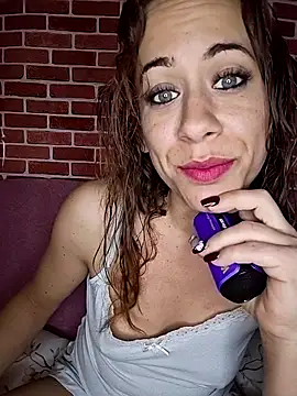 HotGinger66 online show from May 18, 2026, 9:37 am