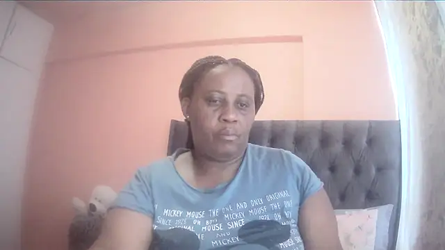 HUGEASSXXXXX online show from March 18, 2026, 5:21 am