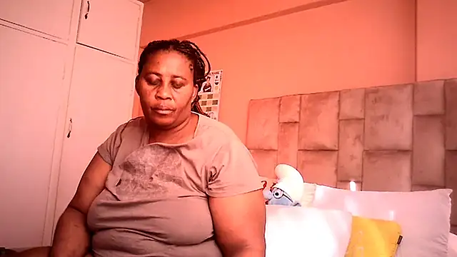 Snapshot of HUGEASSXXXXX chatting on August 4, 2026, 7:55 am HUGEASSXXXXX online show from August 4, 2026, 7:55 am