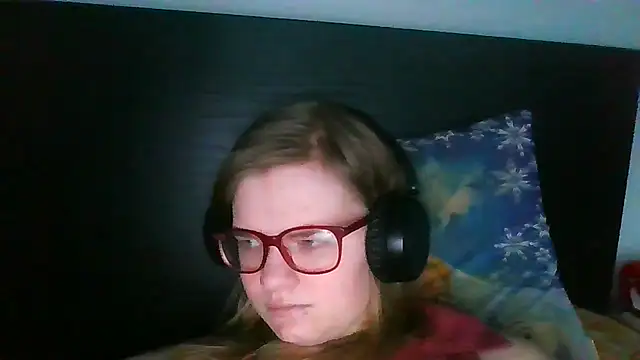 Moonolighta online show from November 5, 2025, 8:03 am