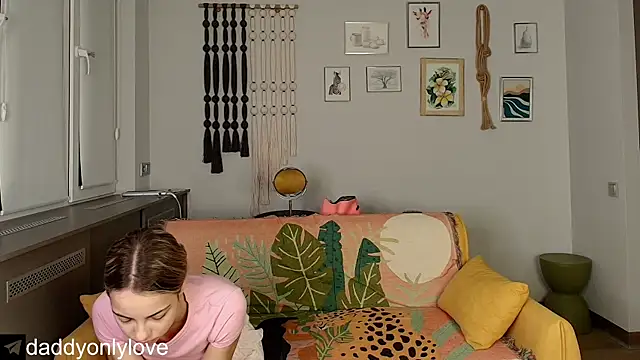 Snapshot of daddyonlyloveme chatting on October 18, 2025, 8:09 pm daddyonlyloveme online show from October 18, 2025, 8:09 pm