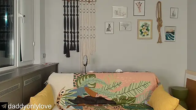 Snapshot of daddyonlyloveme chatting on November 12, 2025, 9:14 pm daddyonlyloveme online show from November 12, 2025, 9:14 pm