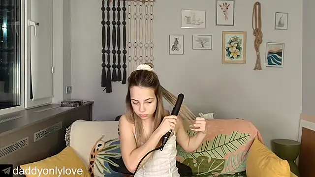 Snapshot of daddyonlyloveme chatting on November 17, 2025, 9:20 pm daddyonlyloveme online show from November 17, 2025, 9:20 pm