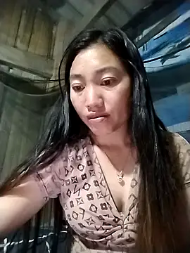 Snapshot of PhienPhien chatting on October 10, 2025, 5:45 pm PhienPhien online show from October 10, 2025, 5:45 pm