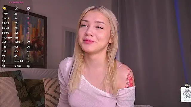 LilianBenskin online show from December 15, 2025, 5:44 am