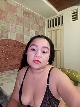 Snapshot of Paolasuj87_rummber9 chatting on September 18, 2025, 2:35 am Paolasuj87 rummber9 online show from September 18, 2025, 2:35 am