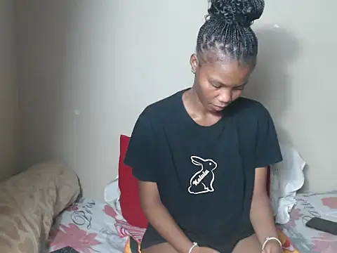  SweetLips  online show from October 6, 2025, 9:23 pm