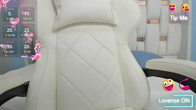 Snapshot of Katalina_red chatting on September 10, 2025, 7:36 pm Katalina red online show from September 10, 2025, 7:36 pm