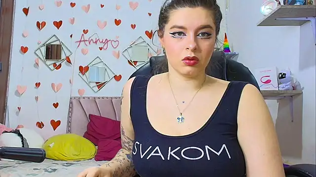 Anny Hurtado online show from October 16, 2025, 6:14 am