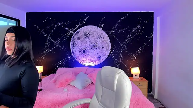 Snapshot of ShaniaDaniels chatting on October 18, 2025, 9:15 pm ShaniaDaniels online show from October 18, 2025, 9:15 pm