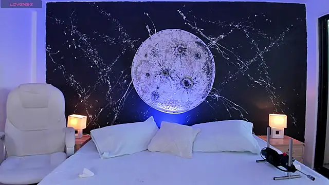 Snapshot of ShaniaDaniels chatting on November 4, 2025, 10:09 pm ShaniaDaniels online show from November 4, 2025, 10:09 pm