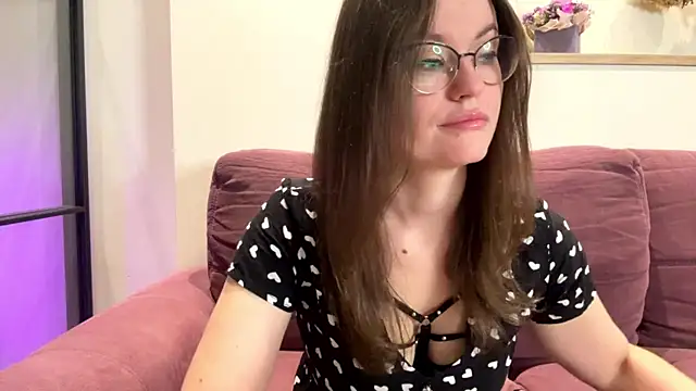 Snapshot of mia_shine_bright_wow chatting on September 27, 2025, 3:55 am mia shine bright wow online show from September 27, 2025, 3:55 am