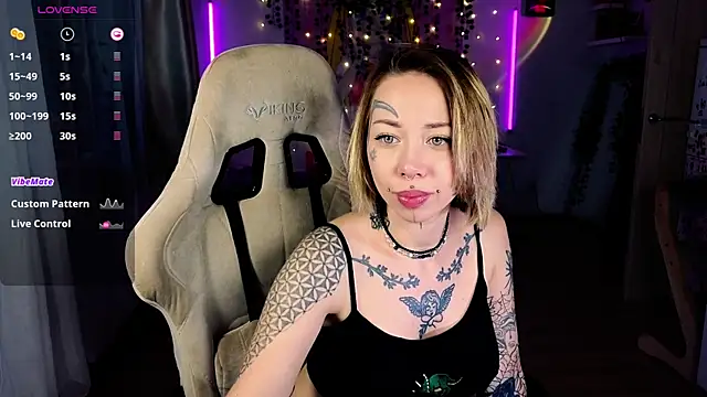 Snapshot of bunnykellyyy chatting on October 10, 2025, 6:23 am bunnykellyyy online show from October 10, 2025, 6:23 am