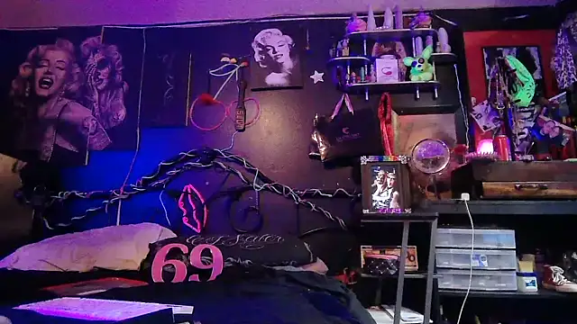 Splash Queen420 online show from February 23, 2026, 2:53 am