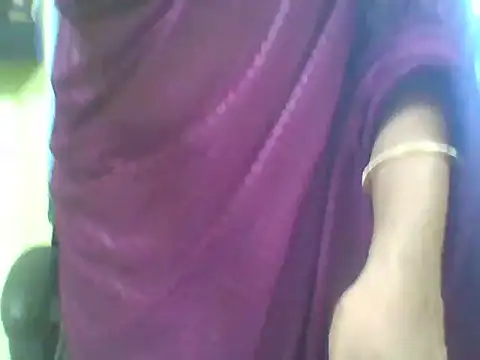Hot Rose2 online show from May 19, 2026, 2:18 am