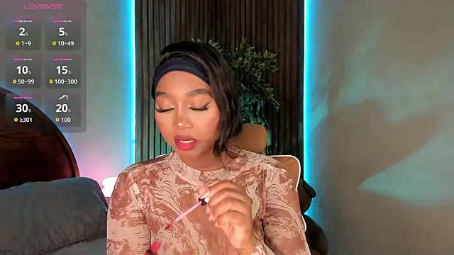 alisonn moon online show from October 29, 2025, 10:22 pm