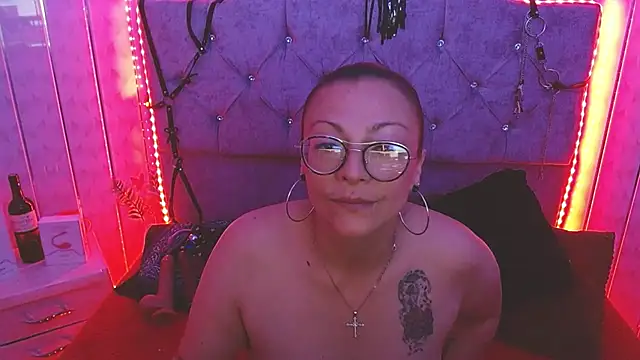 Snapshot of Susanahotsexxx chatting on November 4, 2025, 2:54 am Susanahotsexxx online show from November 4, 2025, 2:54 am