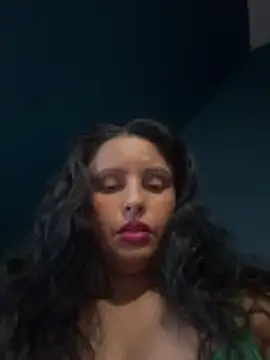 Snapshot of Angelaarayexx chatting on December 16, 2025, 12:32 pm Angelaarayexx online show from December 16, 2025, 12:32 pm