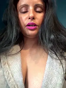 Snapshot of Angelaarayexx chatting on January 16, 2026, 1:15 pm Angelaarayexx online show from January 16, 2026, 1:15 pm