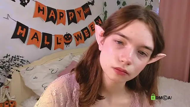 Evi Brook online show from October 18, 2025, 11:33 am