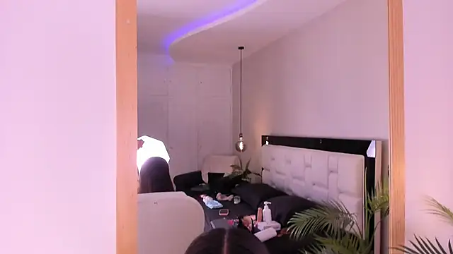 Kendall  blake online show from December 3, 2025, 12:14 pm