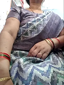 indianhotwife639 online show from May 27, 2026, 7:27 am