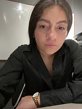 Snapshot of Alyha_Cortes chatting on September 15, 2025, 1:33 pm Alyha Cortes online show from September 15, 2025, 1:33 pm