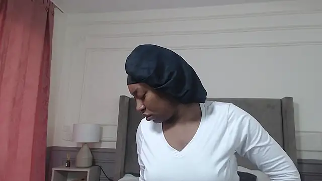 NatashaSilver online show from November 15, 2025, 1:07 pm