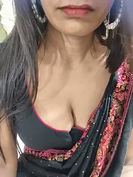 Shalu G online show from June 17, 2026, 3:53 am