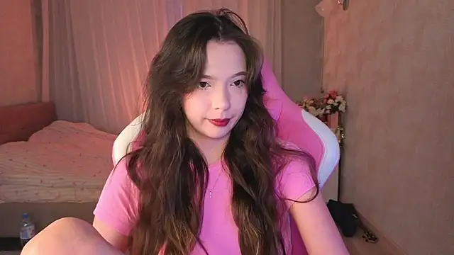 Snapshot of yuna_sunshy chatting on April 6, 2026, 1:36 am yuna sunshy online show from April 6, 2026, 1:36 am