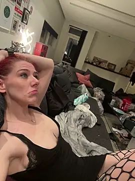 dancingqueen88 online show from November 29, 2025, 12:13 am