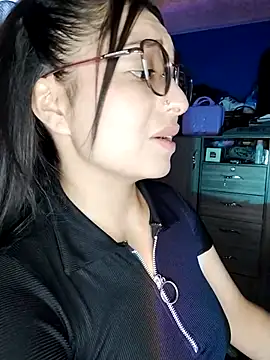 Mia   15 online show from September 8, 2025, 8:19 pm