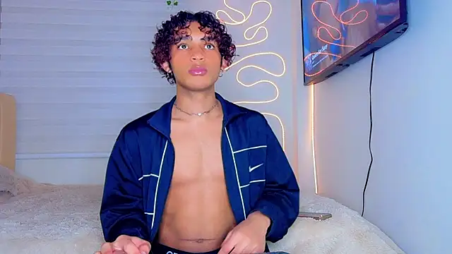 Aaron Wiinter online show from October 27, 2025, 10:47 pm