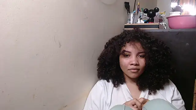 madelene online show from November 5, 2025, 2:44 am