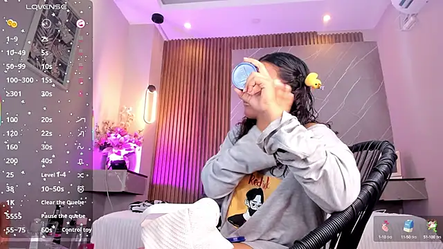 emma  rose1 online show from October 16, 2025, 2:45 am