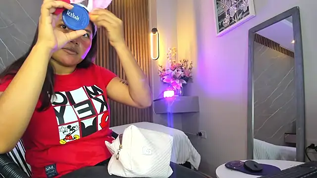 emma  rose1 online show from October 21, 2025, 2:23 am