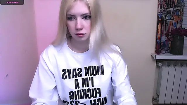 Snapshot of AliceHotty_ chatting on February 16, 2026, 7:59 am AliceHotty online show from February 16, 2026, 7:59 am