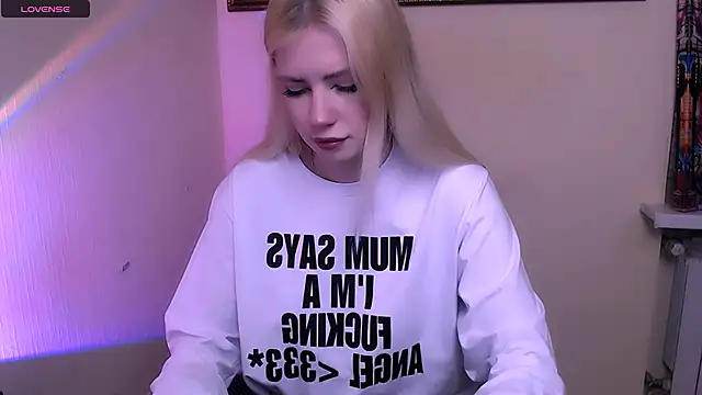 Snapshot of AliceHotty_ chatting on February 22, 2026, 8:57 am AliceHotty online show from February 22, 2026, 8:57 am