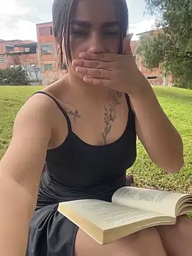 MiaRousexxx  online show from November 19, 2025, 5:35 pm