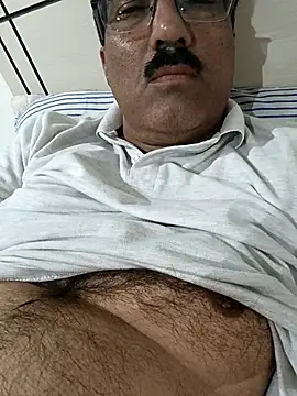 moonflower25 online show from October 23, 2025, 5:12 pm