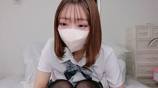 Snapshot of Rina_72 chatting on October 6, 2025, 4:32 am Rina 72 online show from October 6, 2025, 4:32 am