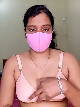 Rose-luckey online show from December 18, 2025, 12:33 pm