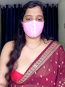 Snapshot of Rose-luckey chatting on February 10, 2026, 1:15 pm Rose-luckey online show from February 10, 2026, 1:15 pm