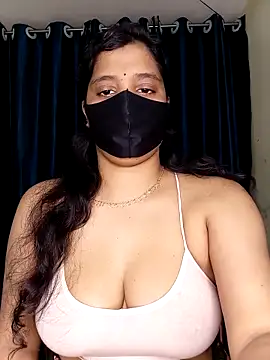 Snapshot of Rose-luckey chatting on February 12, 2026, 1:50 pm Rose-luckey online show from February 12, 2026, 1:50 pm